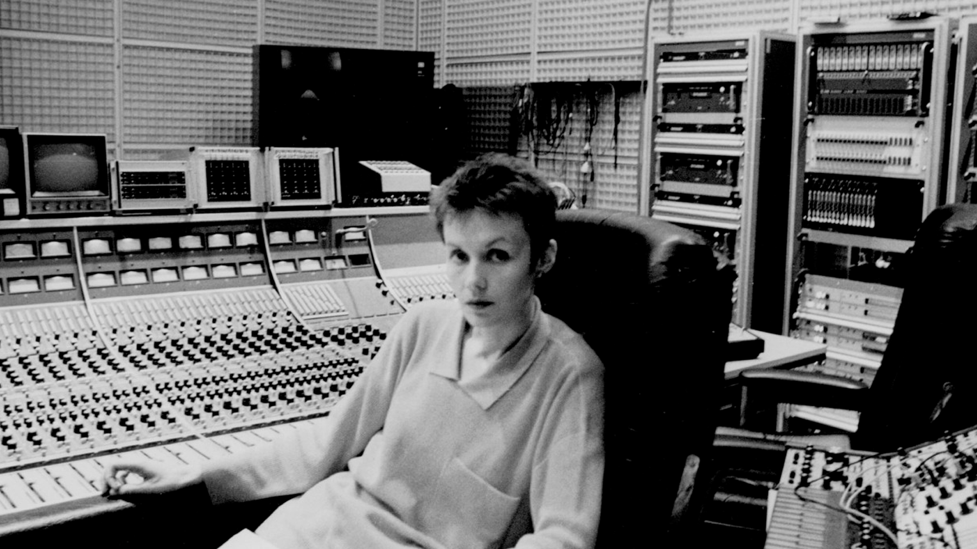 Photo of Kaija Saariaho working in IRCAM’s Studio 8, 1982
